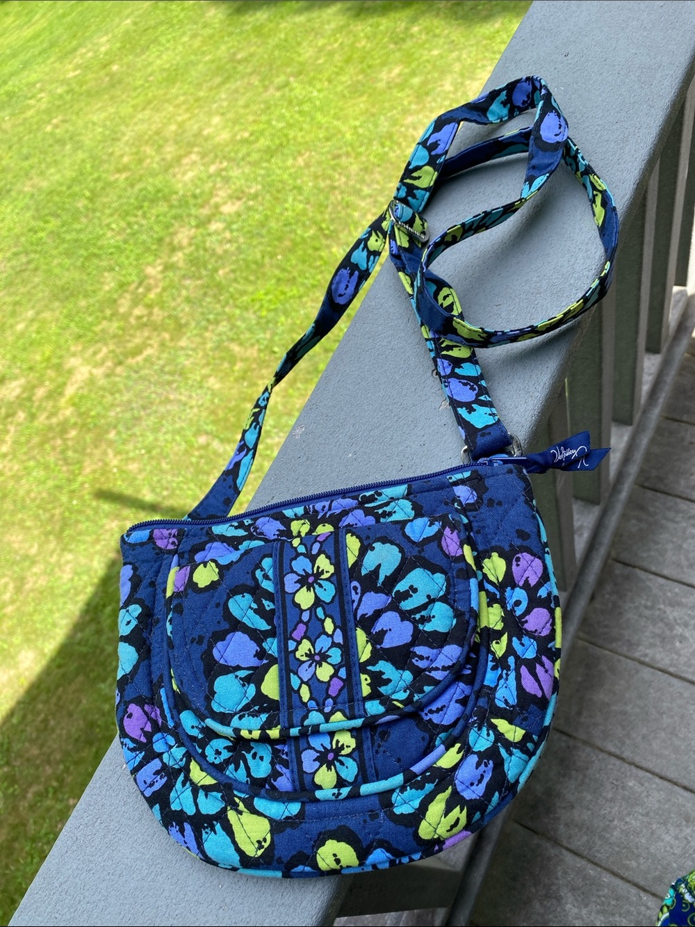 Vera Bradley Indigo Pop Quilted Crossbody Bag SMELLS MUSTY